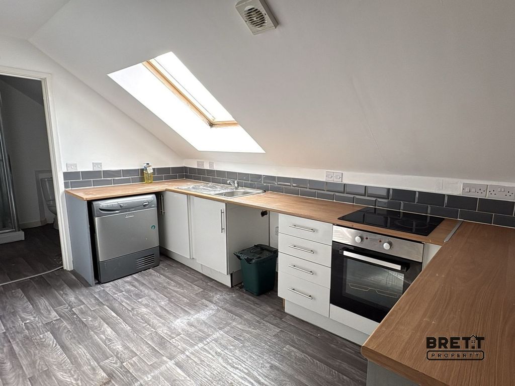 Property photo 2 of 4 Kitchen
