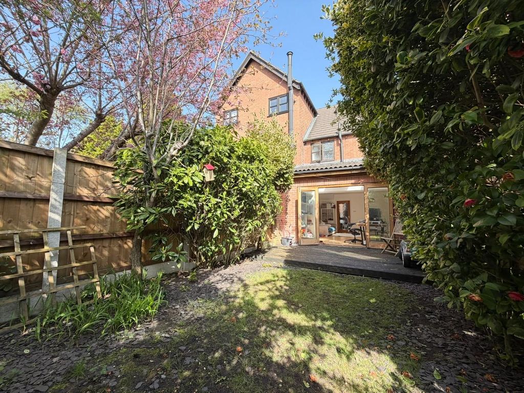 Property photo 3 of 18