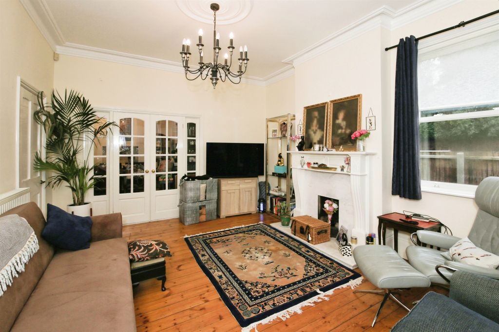 Property photo 3 of 19