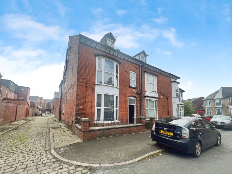 Property photo 1 of 21 External