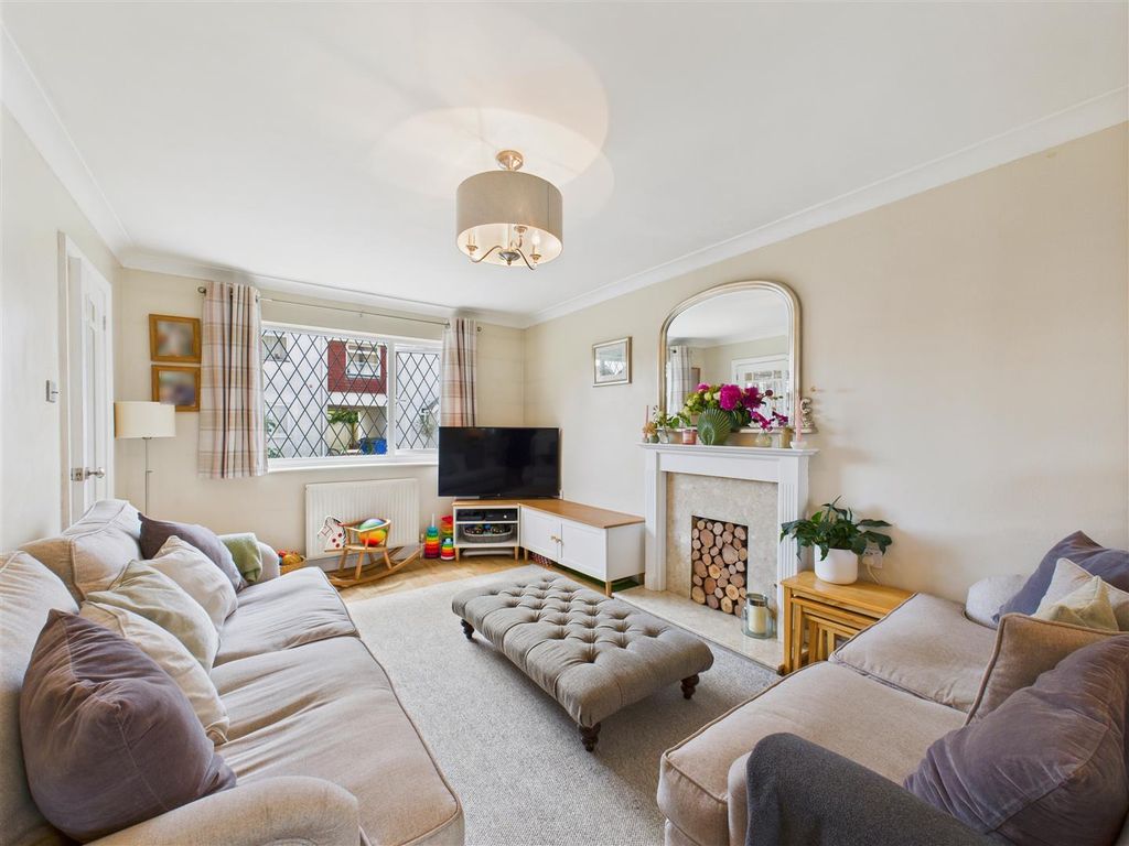 Property photo 2 of 13 Lounge Area