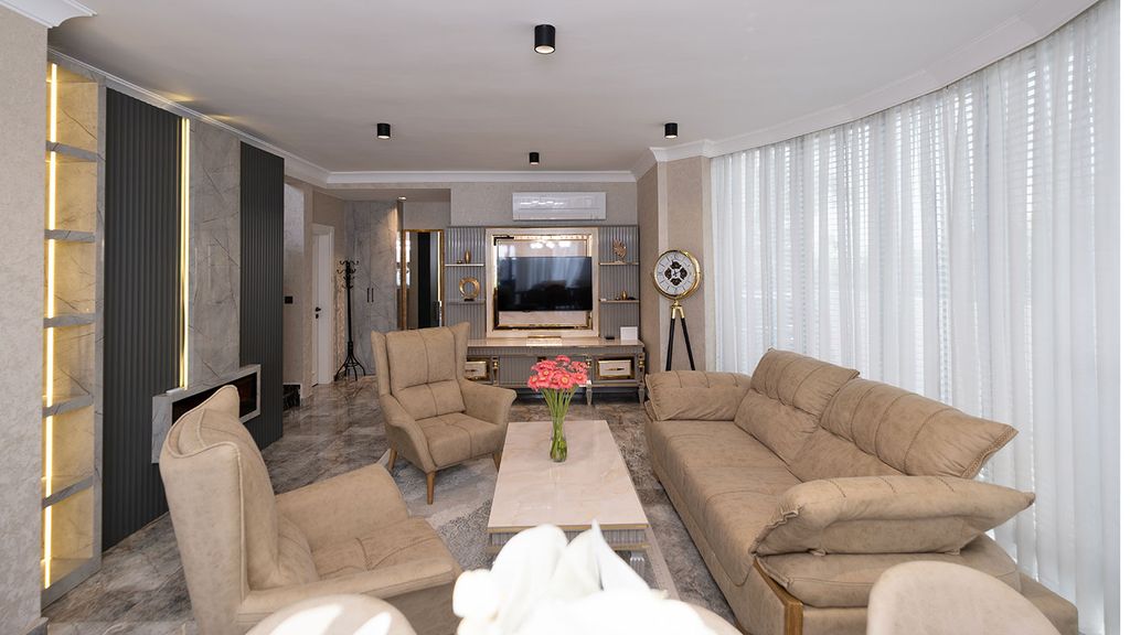 Property photo 3 of 18