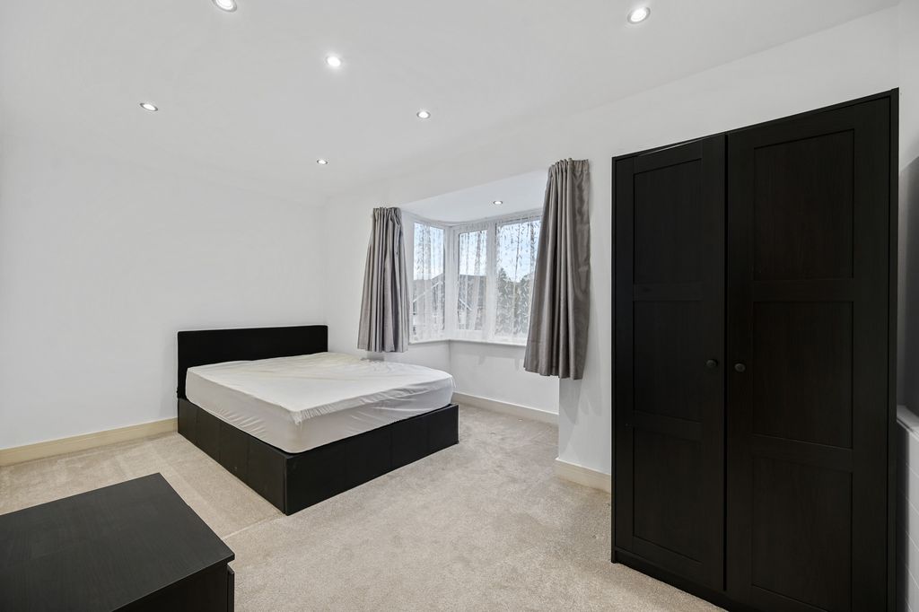 Property photo 2 of 10 Rccs- Flat 3 Cloyster Wood- Bedroom A1 (1)