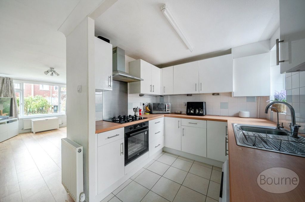 Property photo 3 of 21 Picture 3