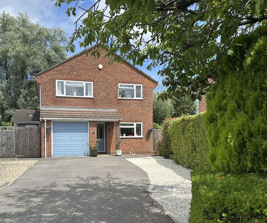Property photo 2 of 34