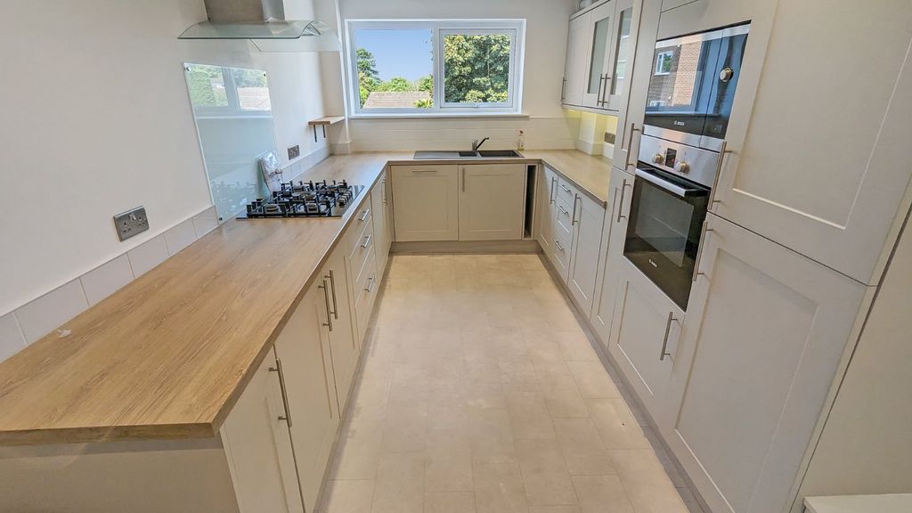 Property photo 3 of 15 Kitchen