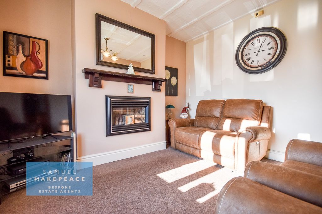 Property photo 3 of 16 Gallery