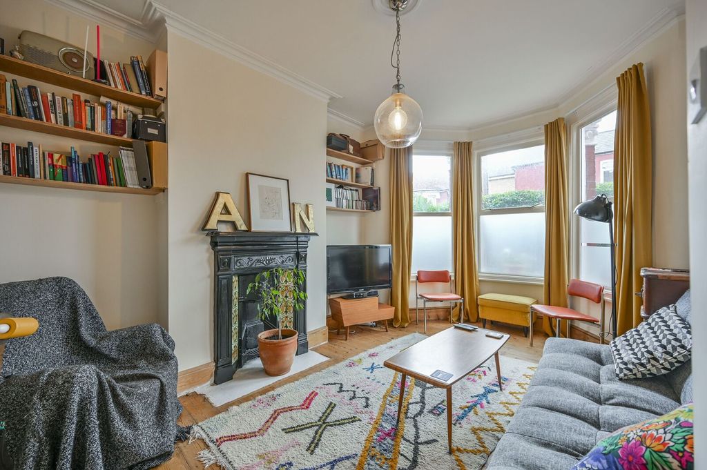 Property photo 2 of 11