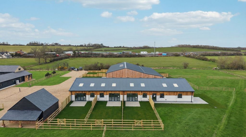 Property photo 1 of 10 Ariel - Rear