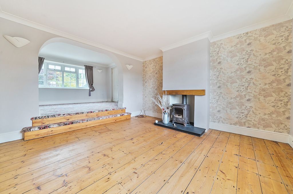 Property photo 2 of 12 1328949-11-6887B6...
