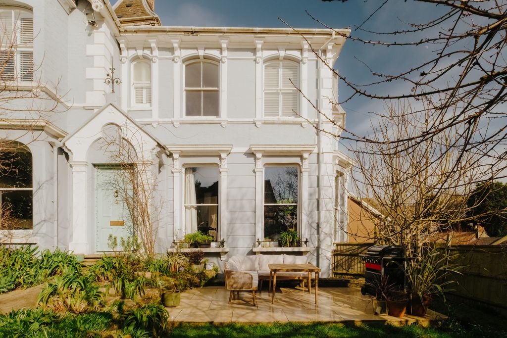 Additional image 26 of 2 bed flat for saleElphinstone Road, Hastings TN34