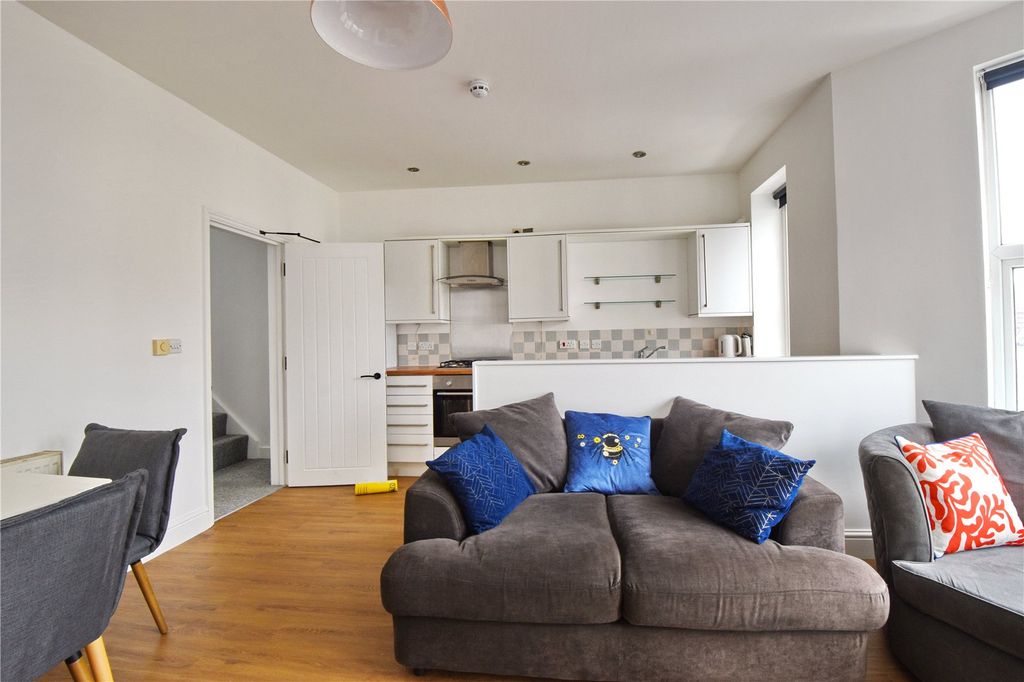 Property photo 2 of 17 Picture No. 13