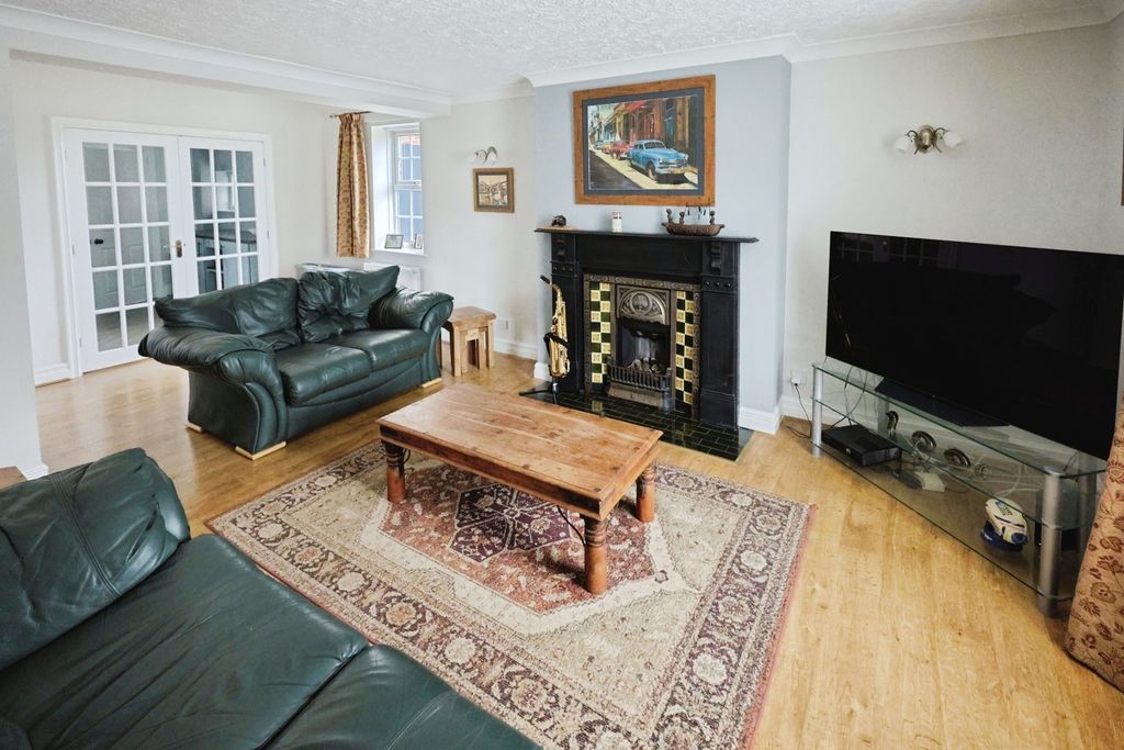 Property photo 3 of 20 Pbox-Img.Jpg
