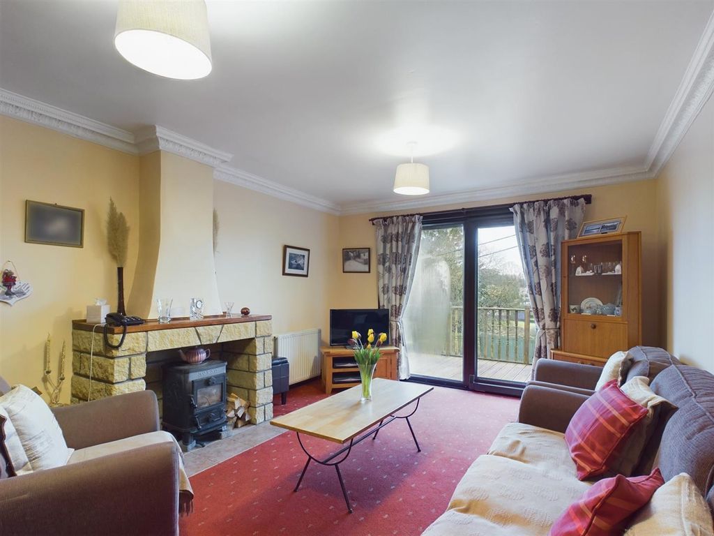 Property photo 2 of 16 Cam01486G0-Pr0616-Still001.Jpg