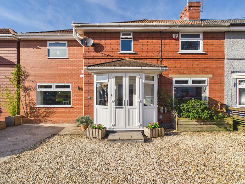 Property photo 2 of 37 Picture No. 24