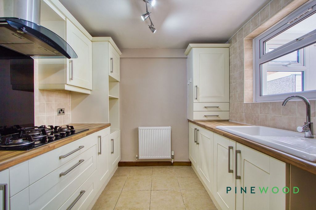 Property photo 2 of 17 Kitchen