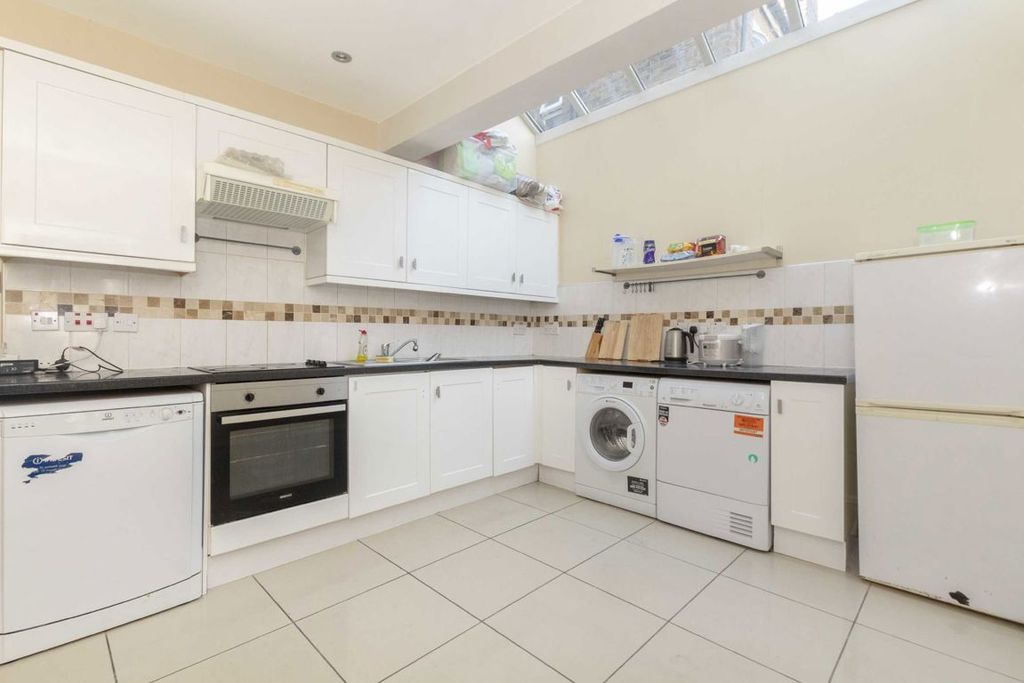 Property photo 2 of 3