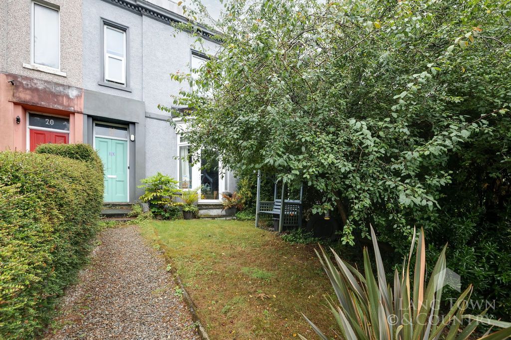 Property photo 1 of 15