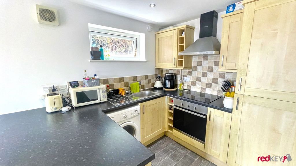 Property photo 3 of 6 Kitchen