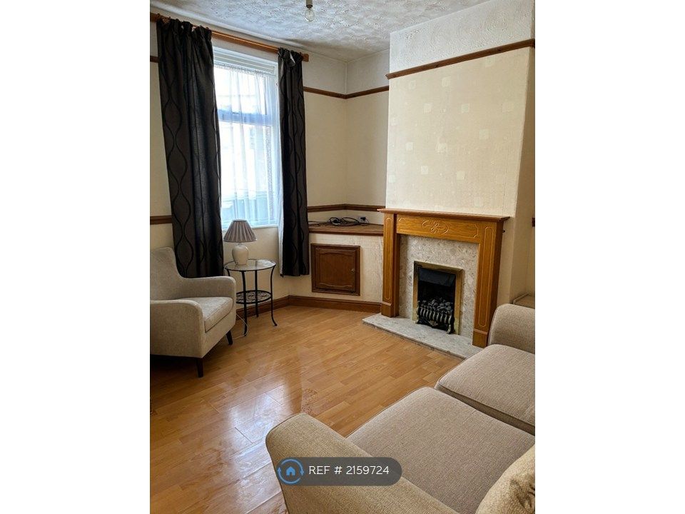 Property photo 3 of 12