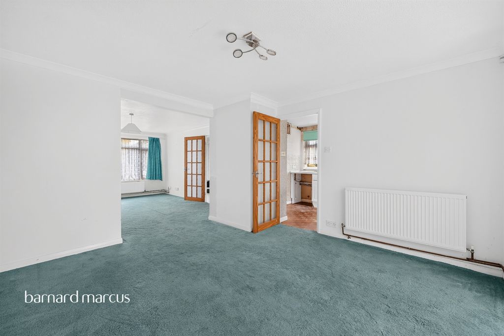 Property photo 2 of 23