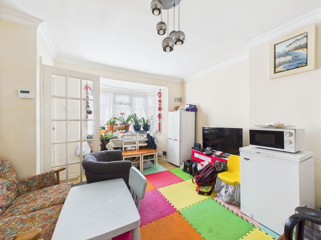 Property photo 3 of 12