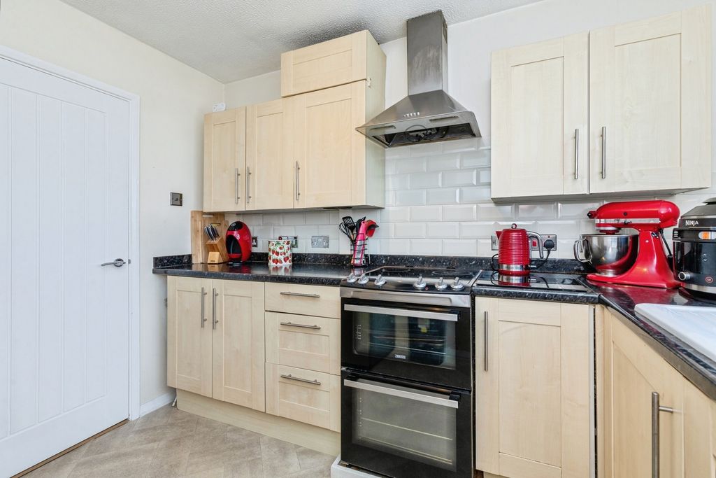 Property photo 3 of 17 Photo