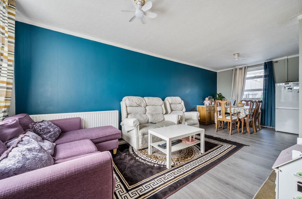 Property photo 3 of 20 1314918-9-6890E00...