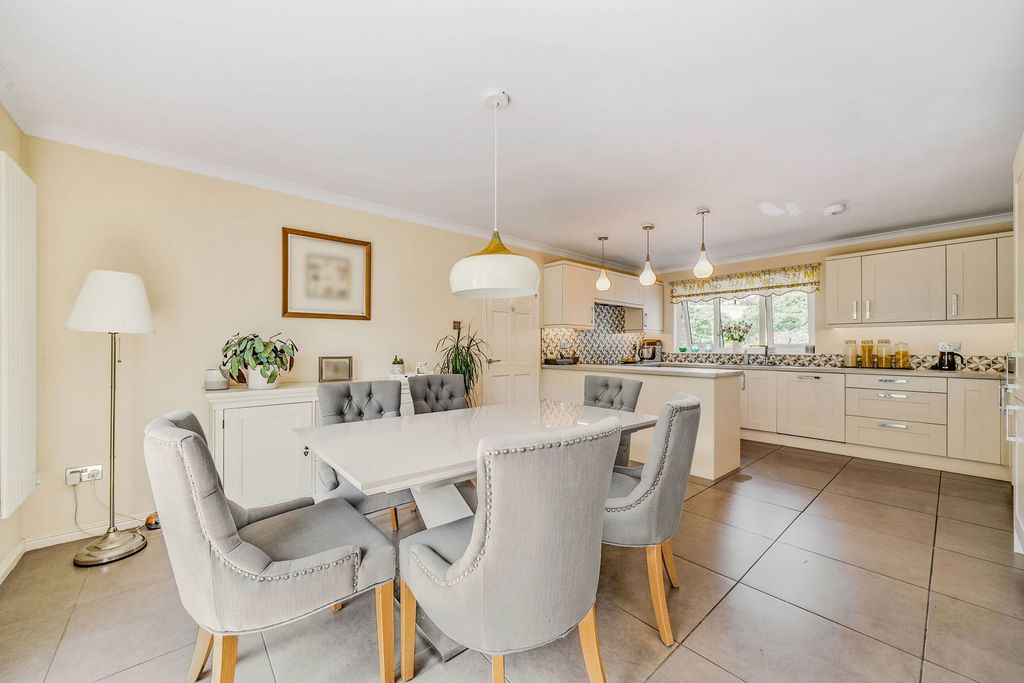 Property photo 3 of 23