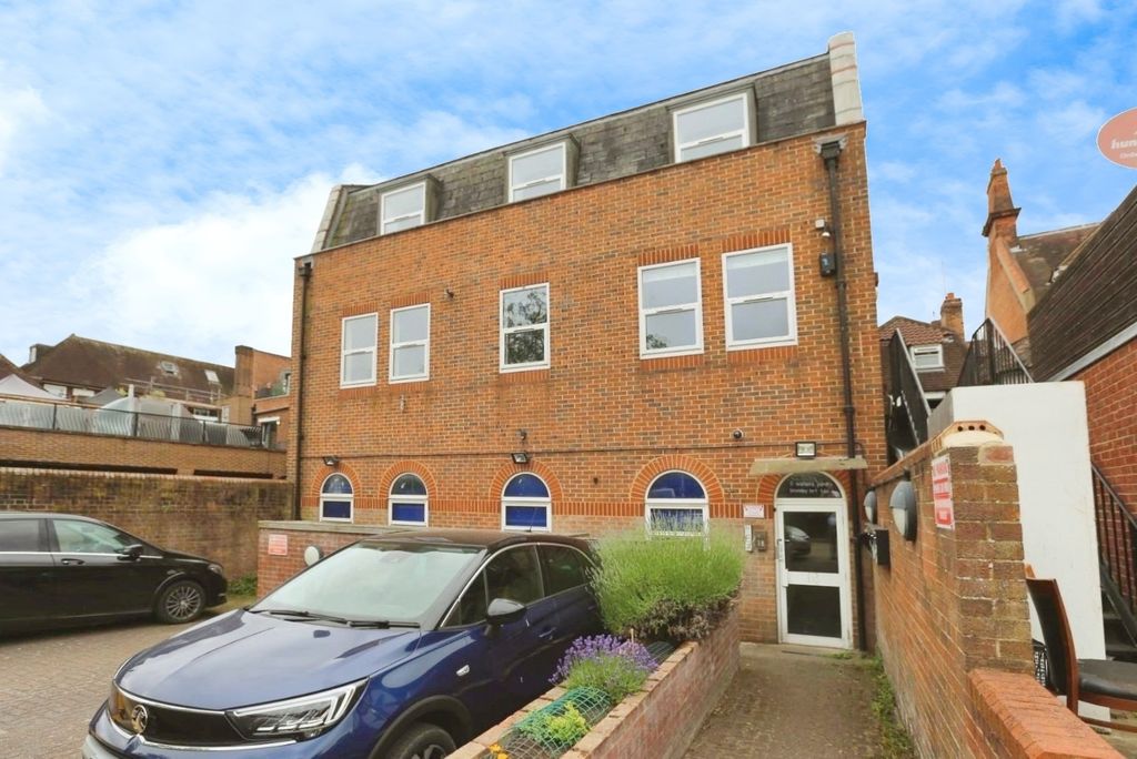 Property photo 1 of 10 Pbox-Front_Of_House-330229.Jpg