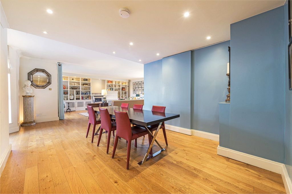 Property photo 2 of 18 Dining Room