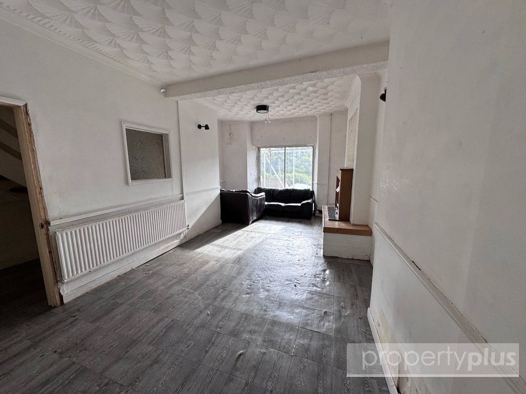 Property photo 3 of 16 Picture No. 17