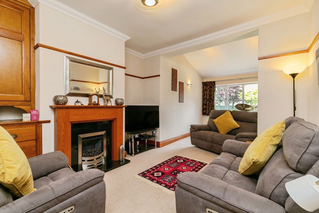 Property photo 2 of 25 Sitting Room