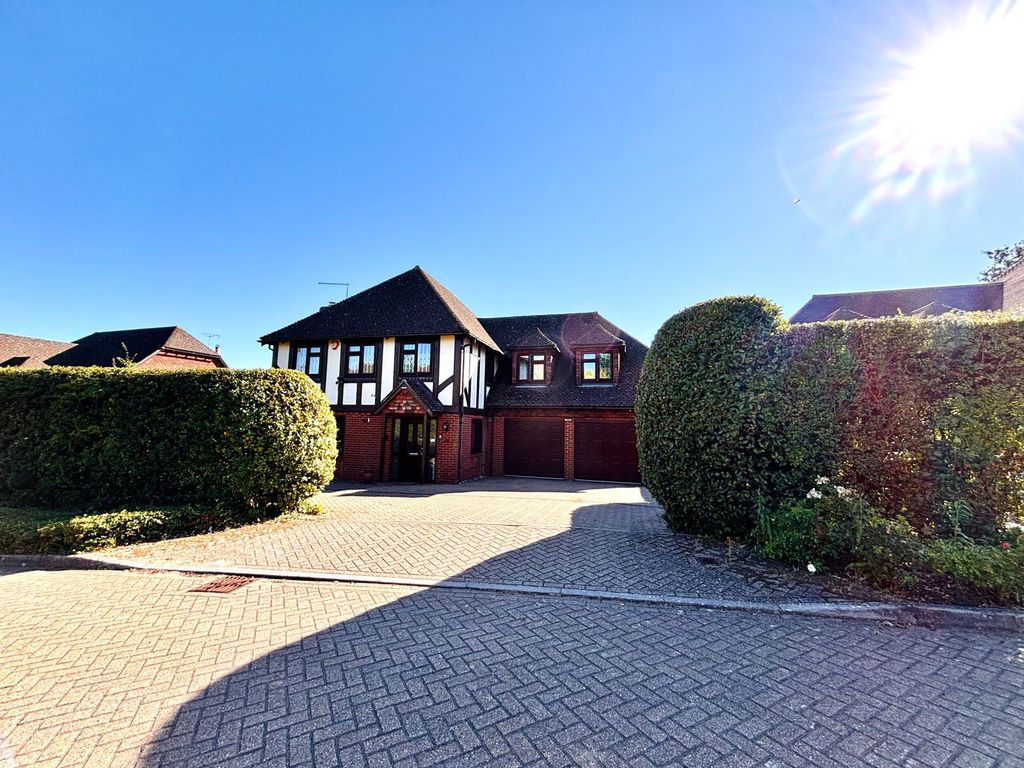 Property photo 1 of 32