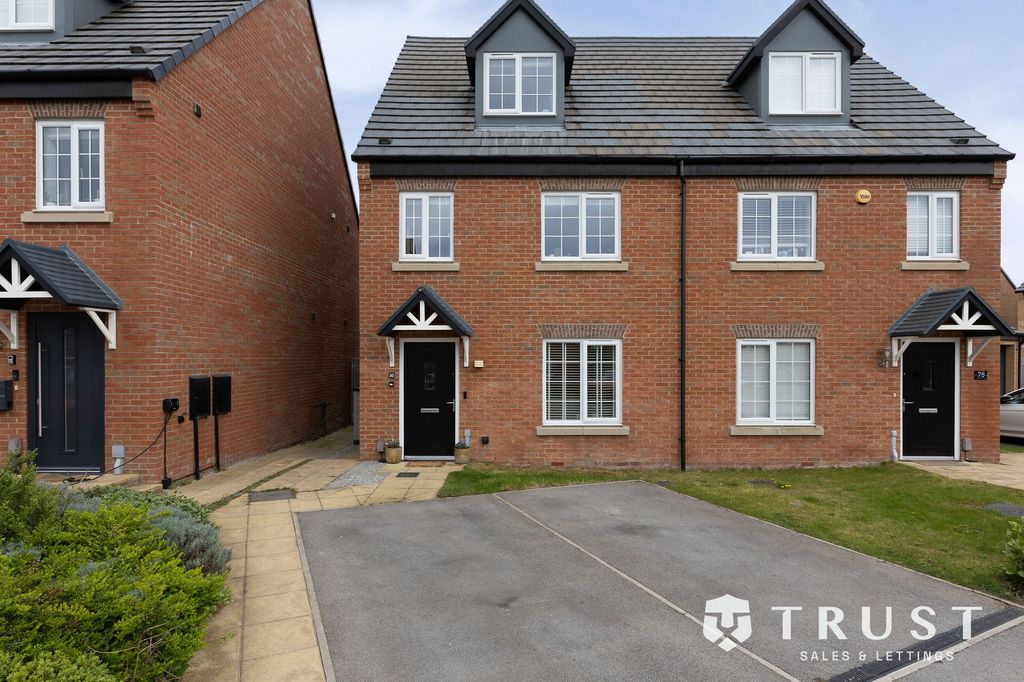 Property photo 1 of 36