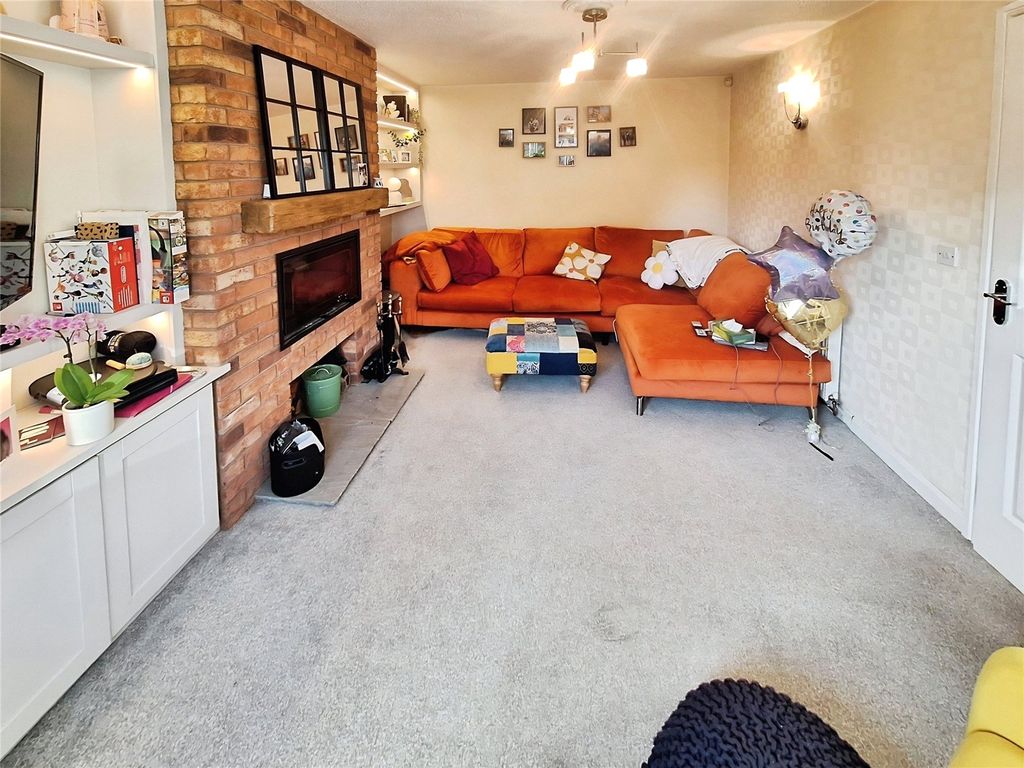 Property photo 2 of 12 Lounge Pic One