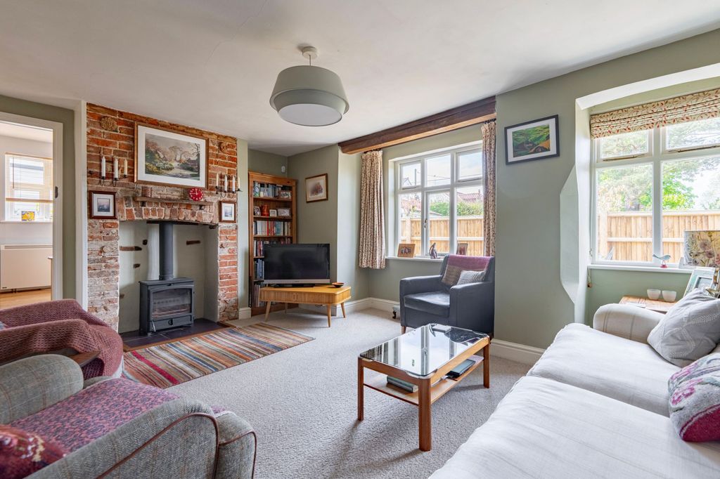 Property photo 2 of 25