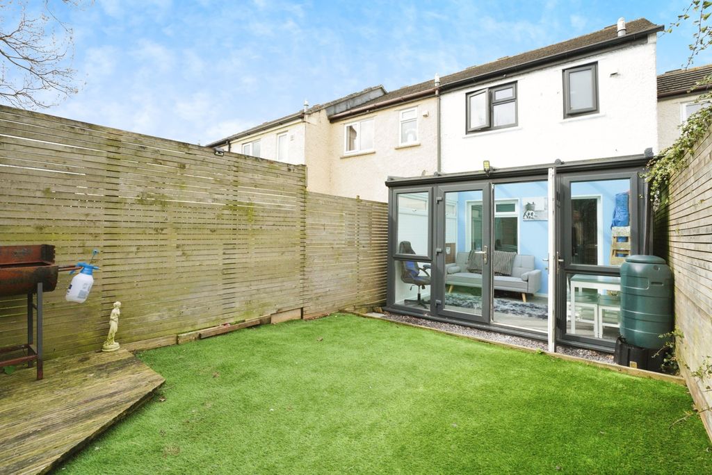 Property photo 2 of 15 Photo