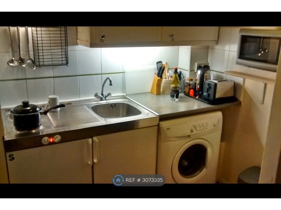 Property photo 2 of 6 Electric Hob, Washer Dryer, Fridge, Microwave, Etc