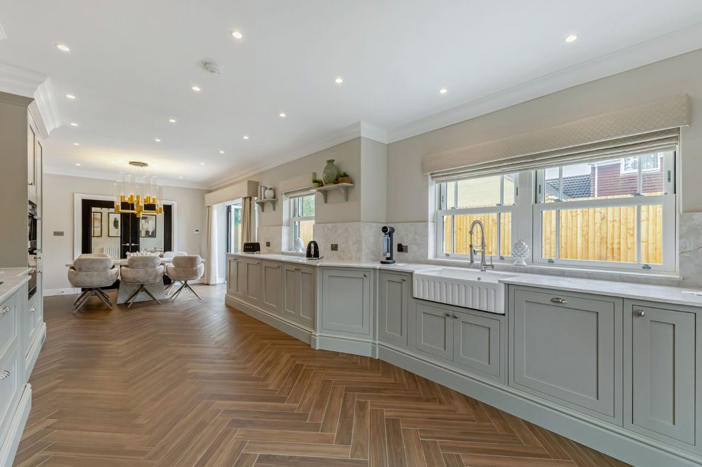 Property photo 2 of 14 Kitchen Open Plan