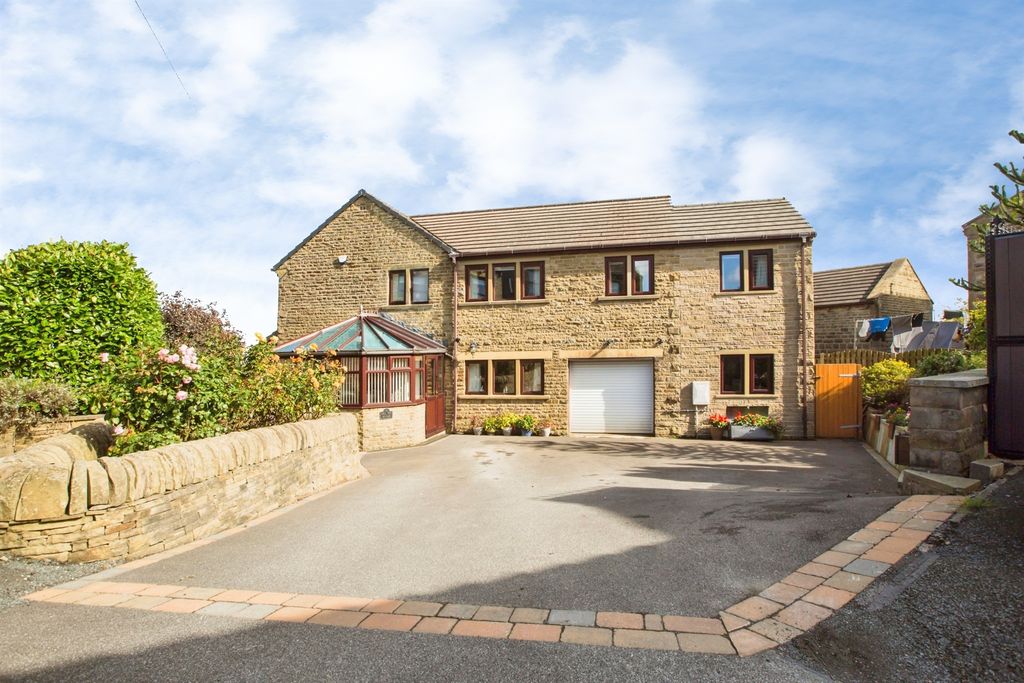 Property photo 1 of 30