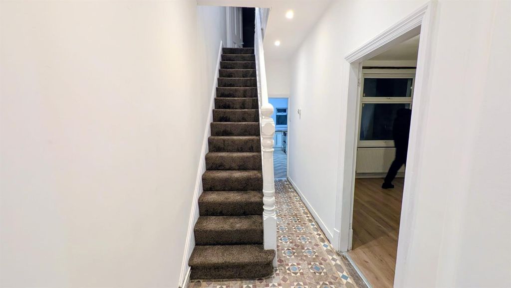 Property photo 2 of 11 Whatsapp Image 2025-11-14 At 22.33.59 (2).Jpeg