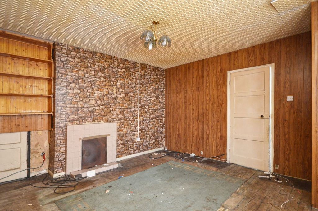 Property photo 3 of 16