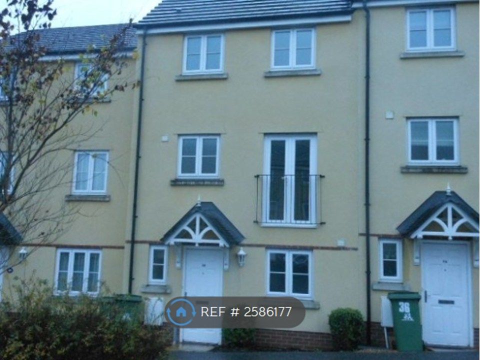 Property photo 1 of 10 Front Facade With Balcony