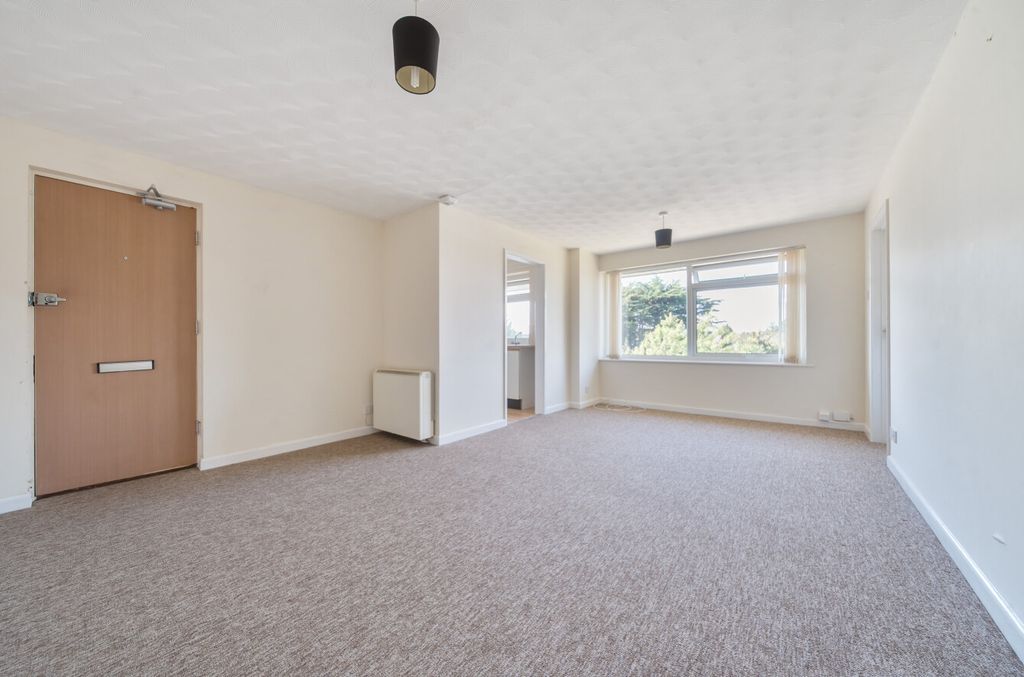 Property photo 3 of 12 1342306-13-689Dfe...