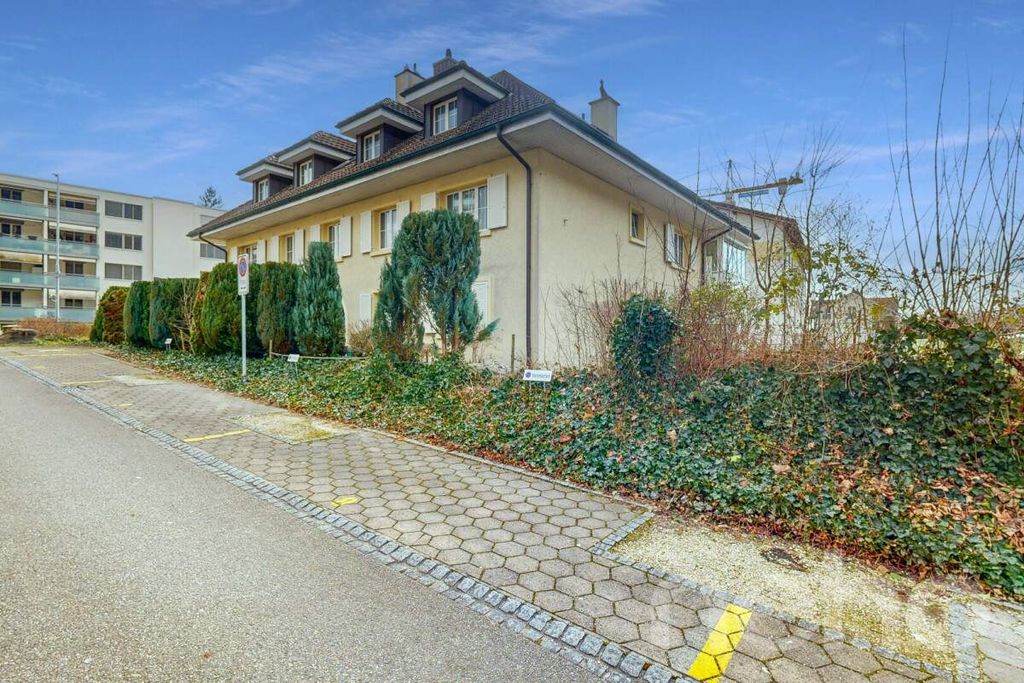 Property photo 3 of 13