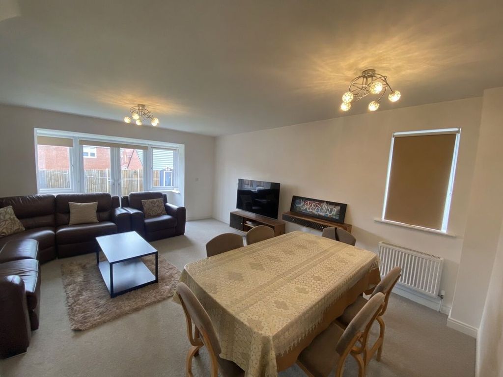 Property photo 3 of 13