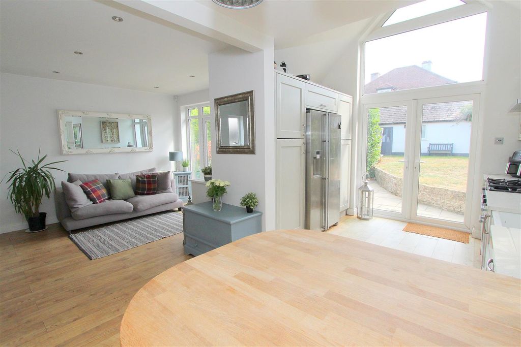 Property photo 2 of 25 Kit B.Jpg
