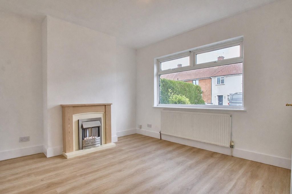 Property photo 2 of 11 Lounge New.Jpg