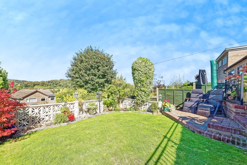 Property photo 2 of 17 Photo